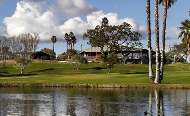 Paso robles golf club clubhouse